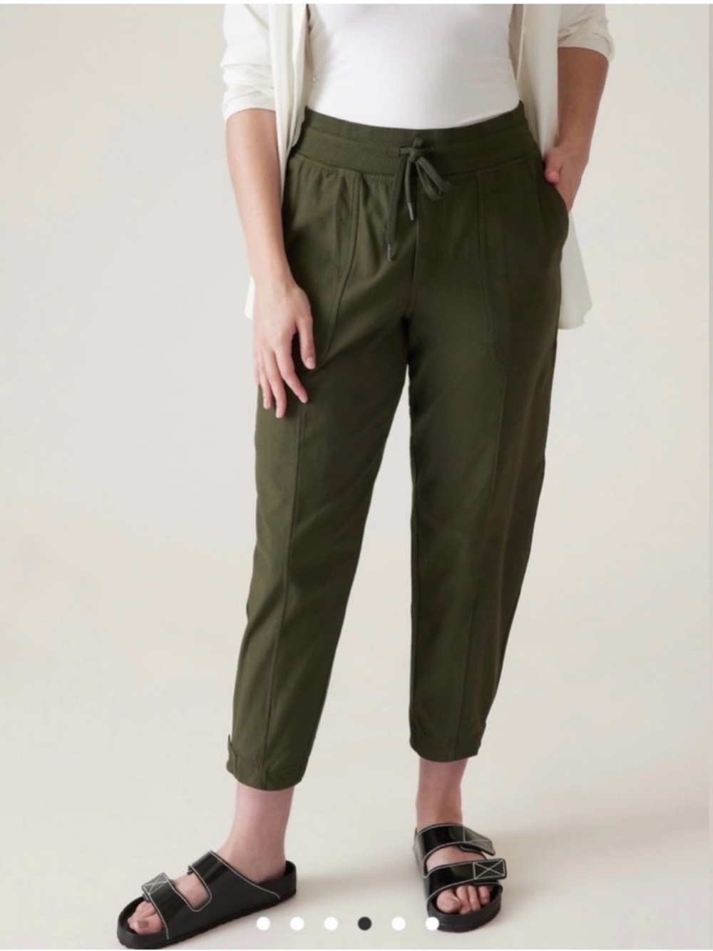 NWOT Athleta Farallon Weekender
Cotton Blend Button Hem Jogger Pant. Size 1X